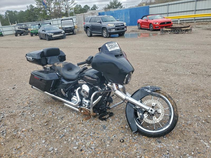 2016 HARLEY-DAVIDSON FLHX STREE — VIN 1HD1KBM14GB685436