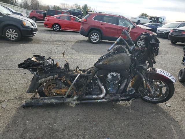 2011 HARLEY-DAVIDSON FLTRUSE — VIN 1HD1TA815BB960810
