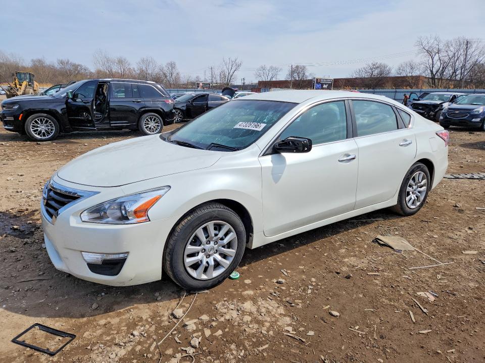 2015 NISSAN ALTIMA — VIN 1N4AL3AP2FN340745