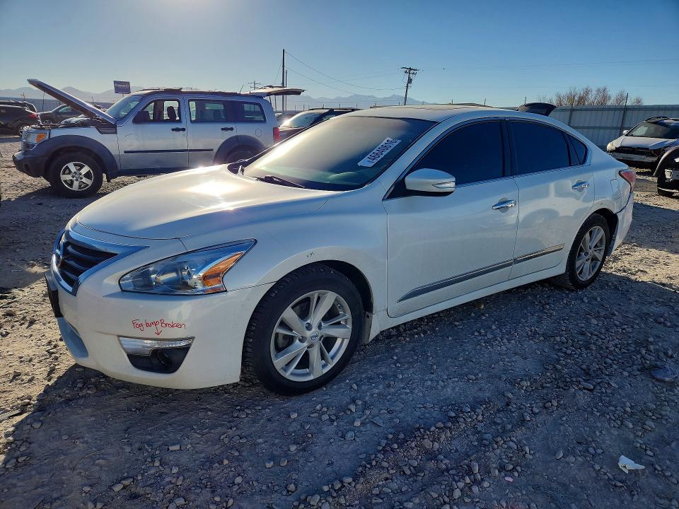 2015 NISSAN ALTIMA — VIN 1N4AL3AP6FN889493