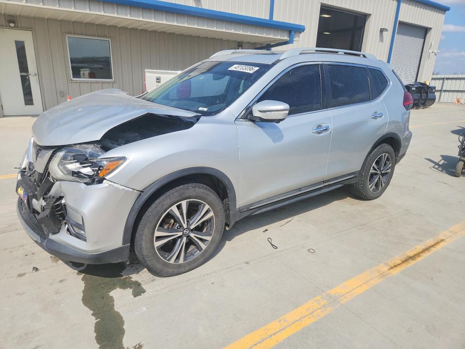 2017 NISSAN ROGUE — VIN 5N1AT2MV0HC858930