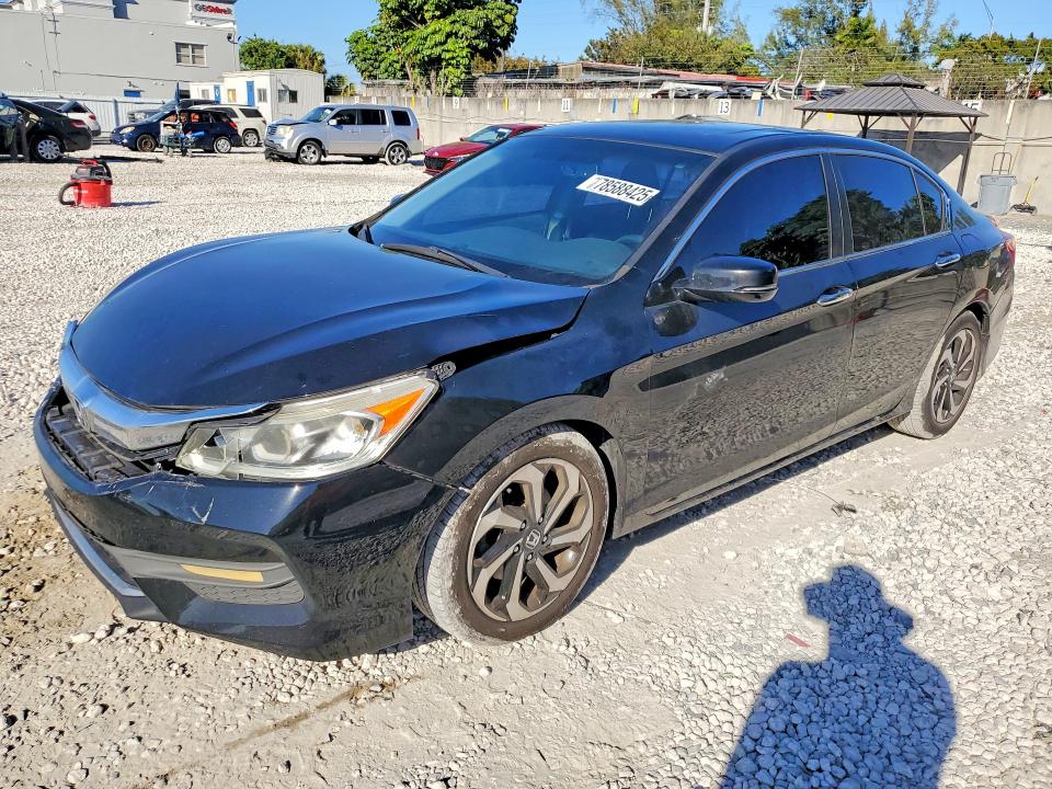 2017 HONDA ACCORD — VIN 1HGCR2F82HA094689