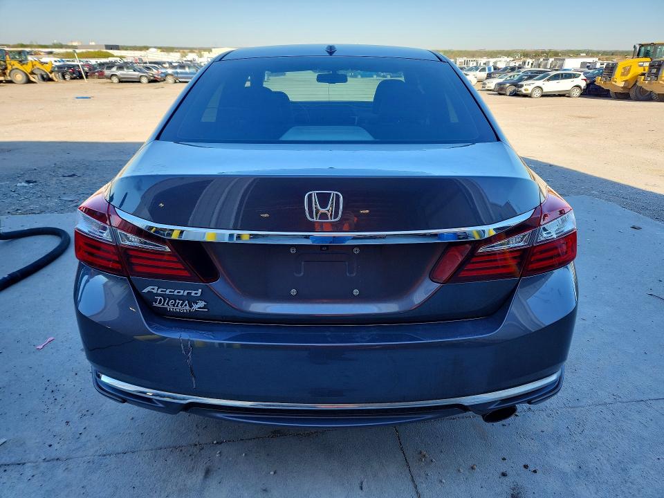 1HGCR2F81GA117930
