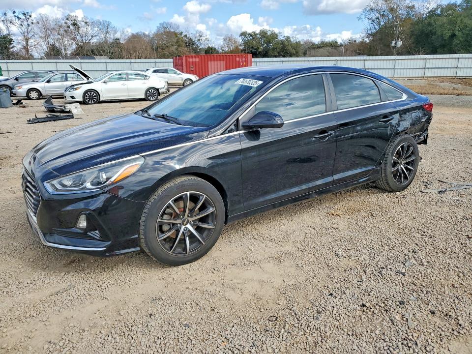 2019 HYUNDAI SONATA — VIN 5NPE24AF4KH766779