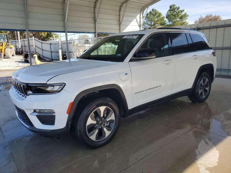 2024 JEEP GRAND CHEROKEE — VIN 1C4RJYB60RC135625