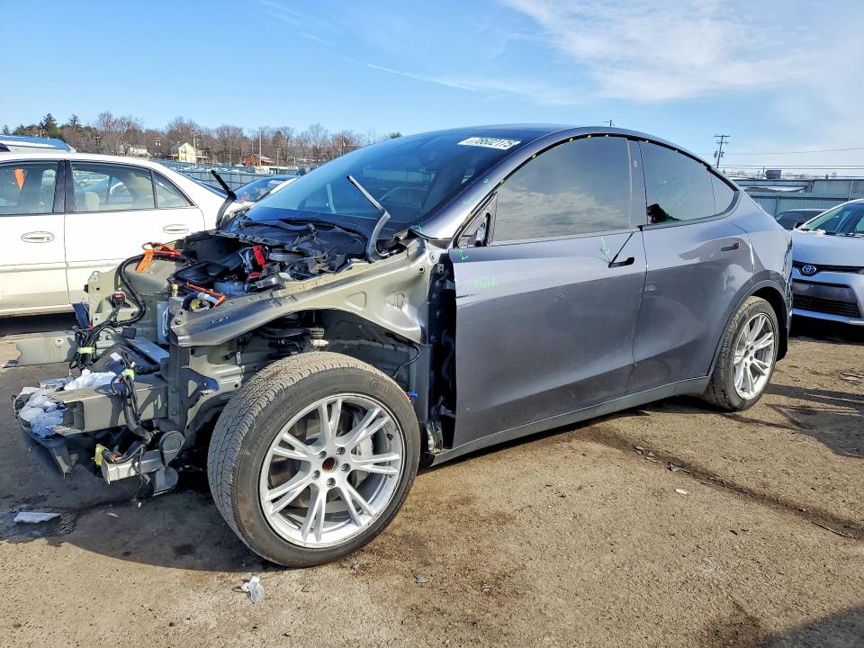 2023 TESLA MODEL Y — VIN 7SAYGDED4PF922996