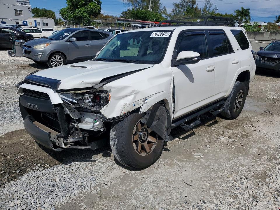 2018 TOYOTA 4RUNNER — VIN JTEBU5JR3J5512357