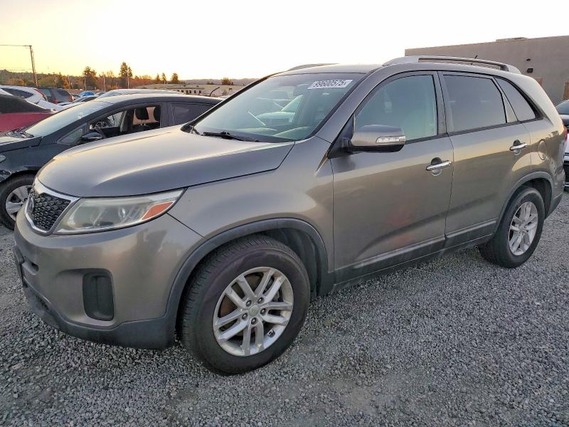 2015 KIA SORENTO LX — VIN 5XYKT4A72FG602100