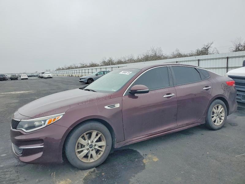 2018 KIA OPTIMA LX — VIN 5XXGT4L39JG198225