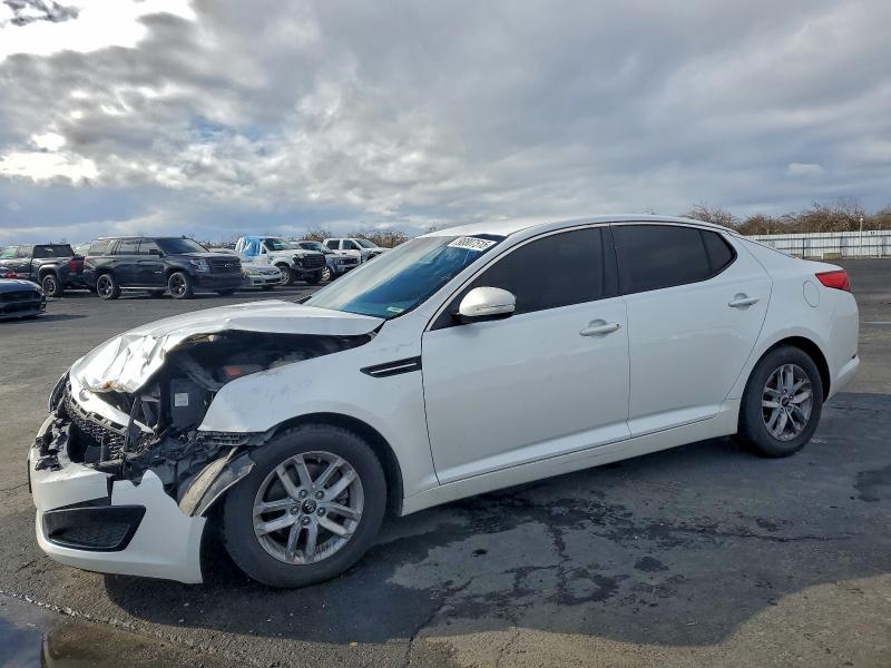 2011 KIA OPTIMA LX — VIN KNAGM4A77B5158246