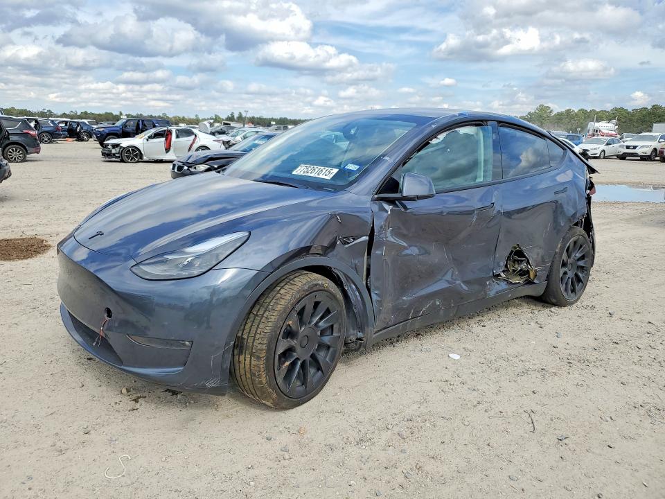 2023 TESLA MODEL Y — VIN 7SAYGAEE8PF829440