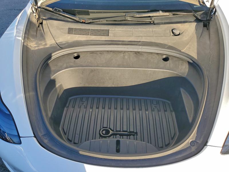 5YJ3E1EC2PF576577