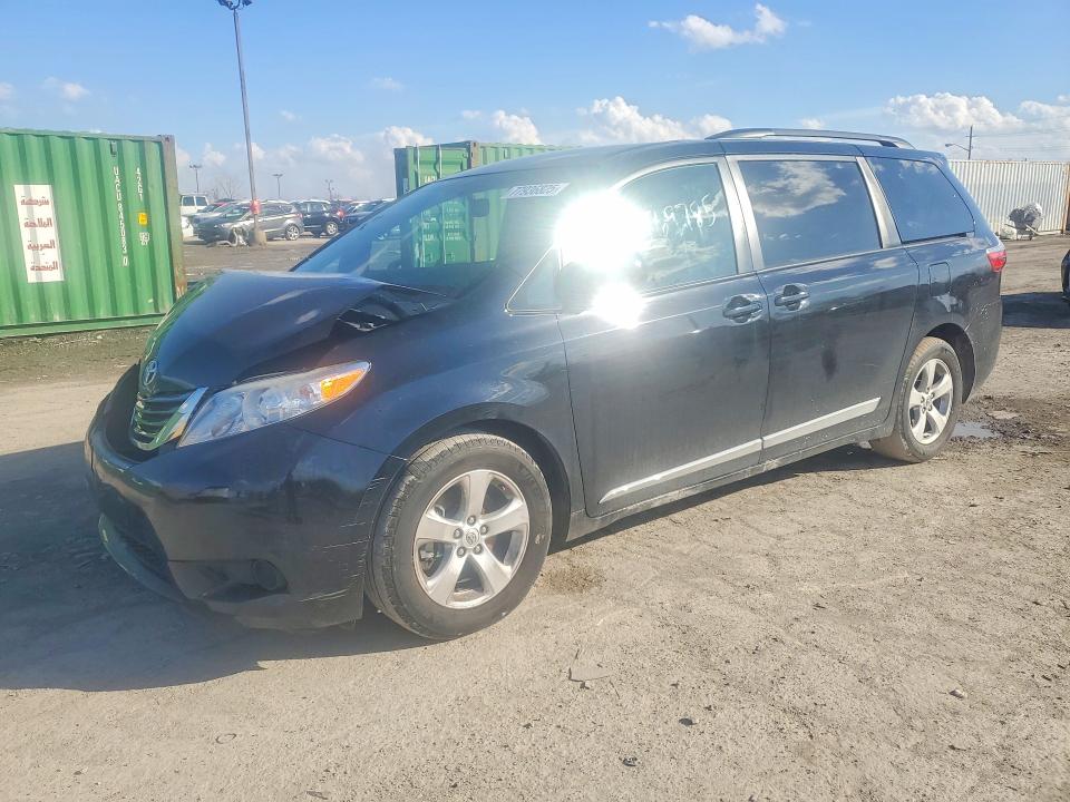 2015 TOYOTA SIENNA — VIN 5TDKK3DC2FS569785