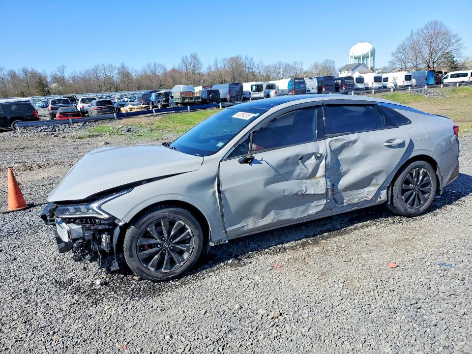 2021 KIA K5 — VIN 5XXG64J25MG042382