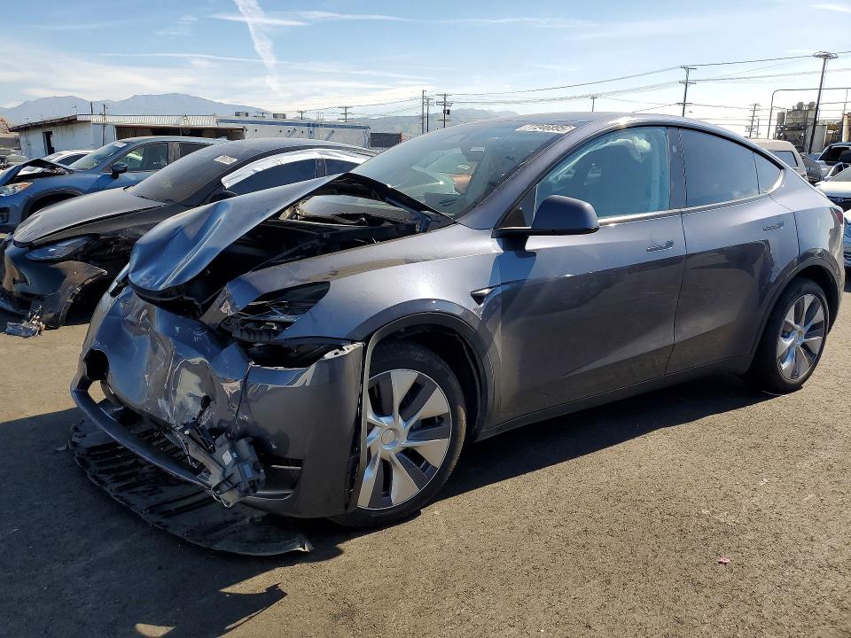 2023 TESLA MODEL Y — VIN 7SAYGDEEXPA173904