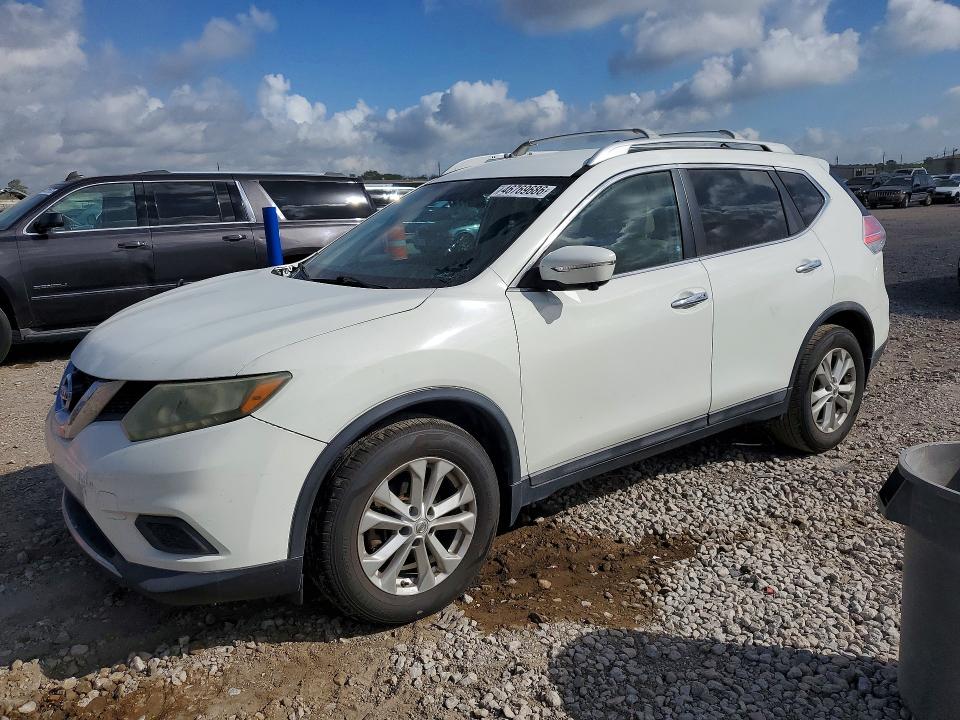 2015 NISSAN ROGUE — VIN 5N1AT2MT2FC855040