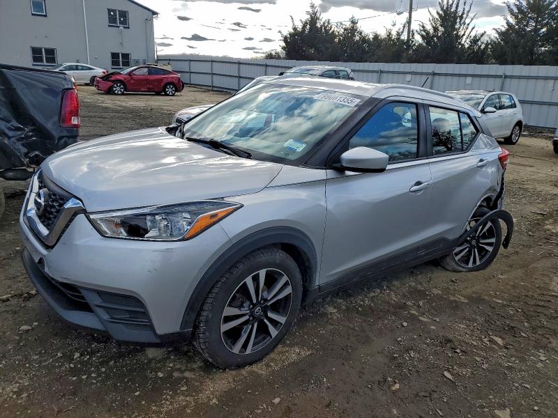 2019 NISSAN KICKS S — VIN 3N1CP5CUXKL519697