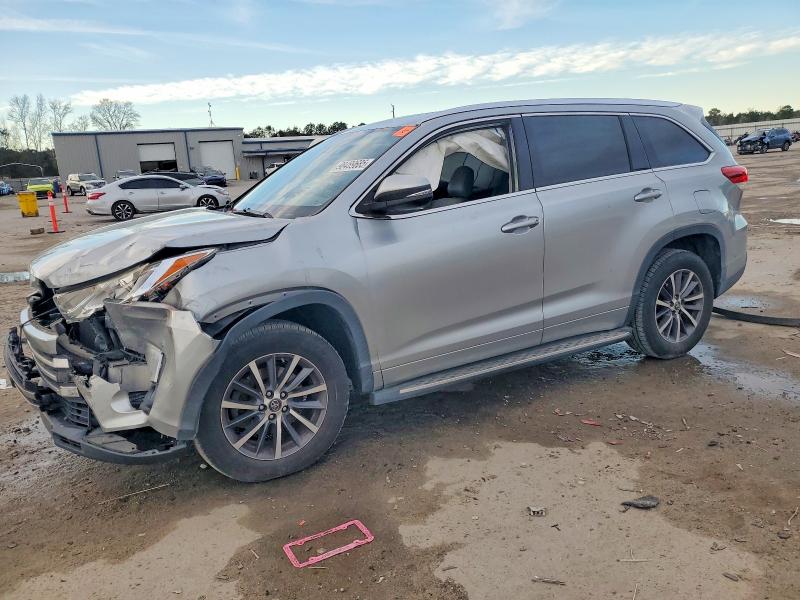 2017 TOYOTA HIGHLANDER — VIN 5TDKZRFH3HS230253