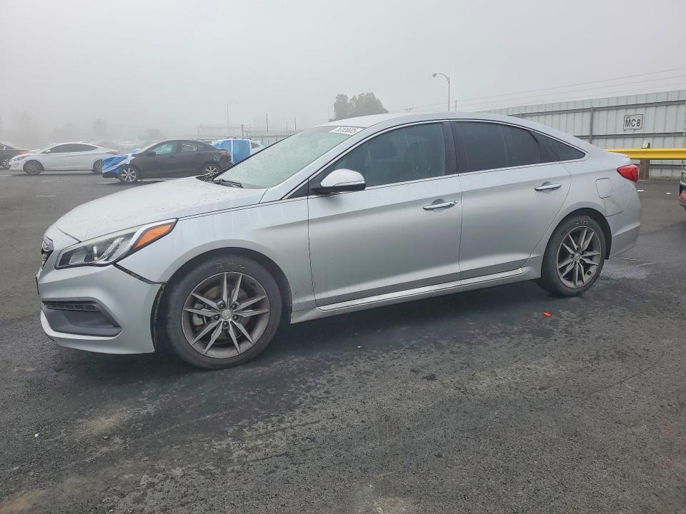2015 HYUNDAI SONATA — VIN 5NPE34AB4FH055809