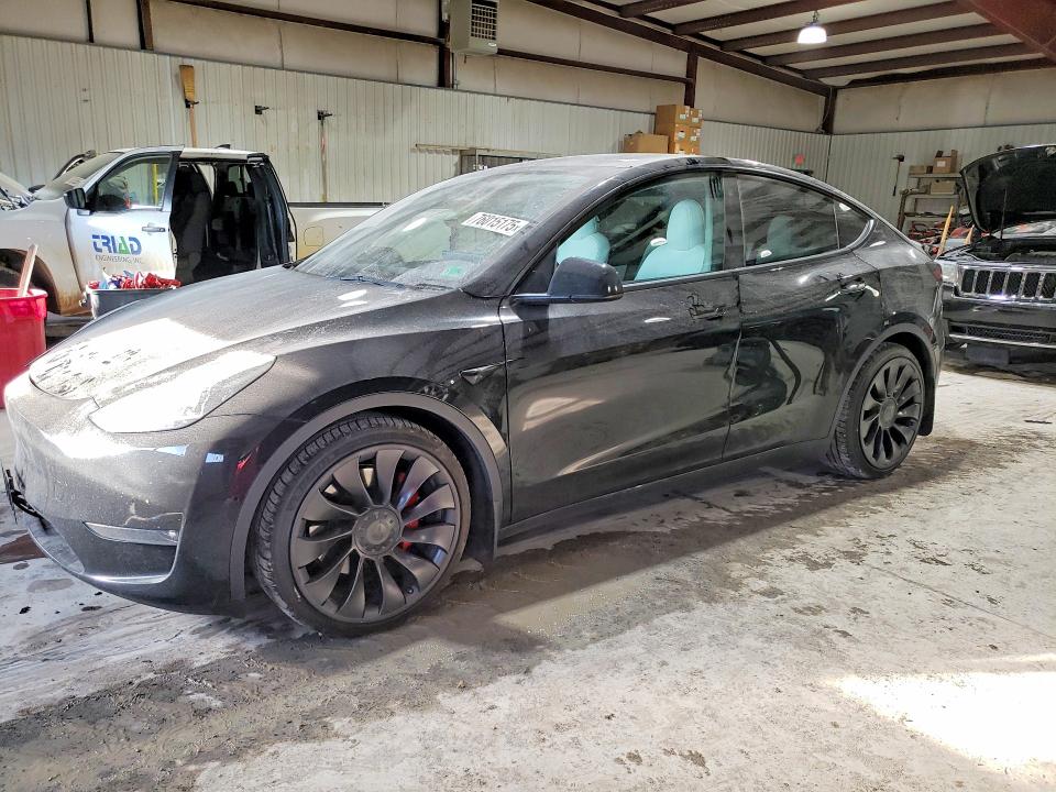 2022 TESLA MODEL Y — VIN 7SAYGDEF2NF326204