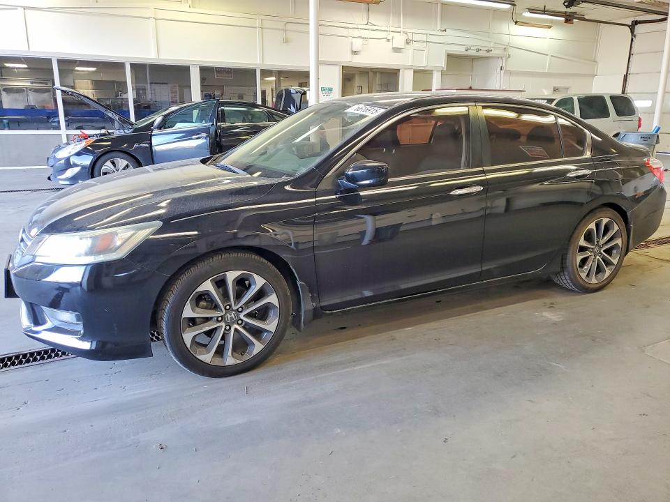 2015 HONDA ACCORD — VIN 1HGCR2F59FA237043