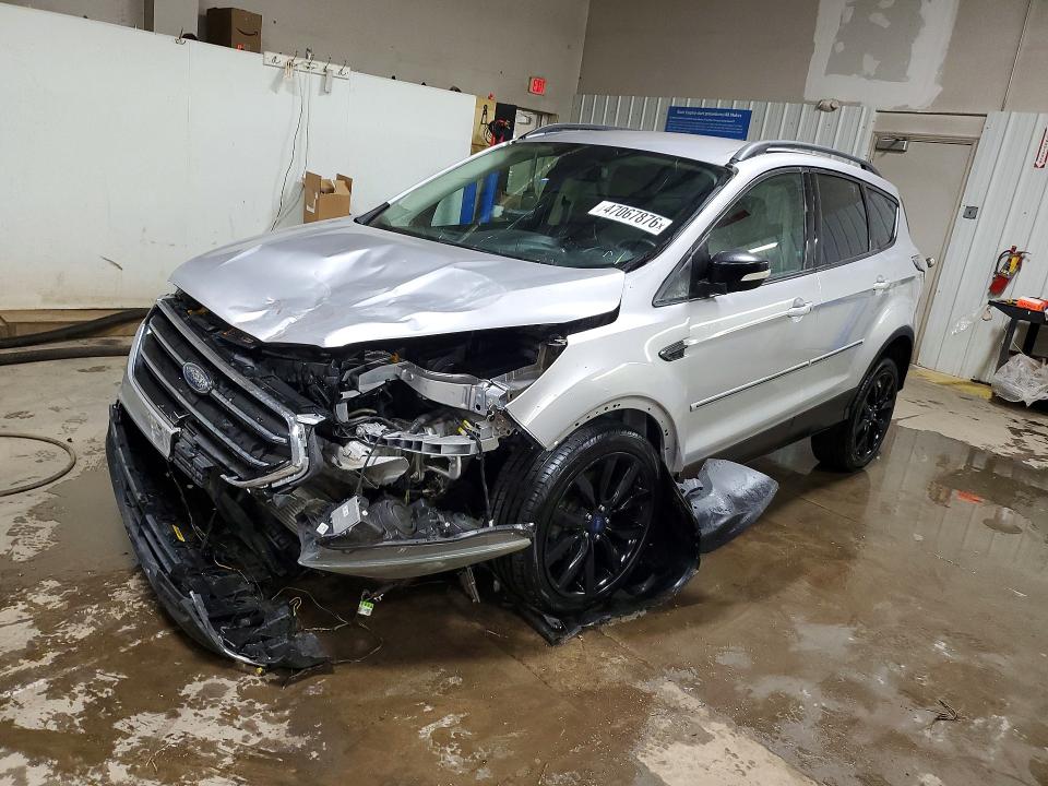 2017 FORD ESCAPE — VIN 1FMCU9J90HUB41587
