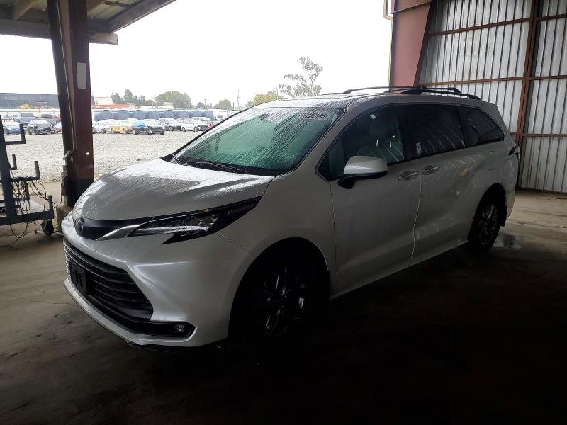 2025 TOYOTA SIENNA — VIN 5TDJRKEC8SS262602