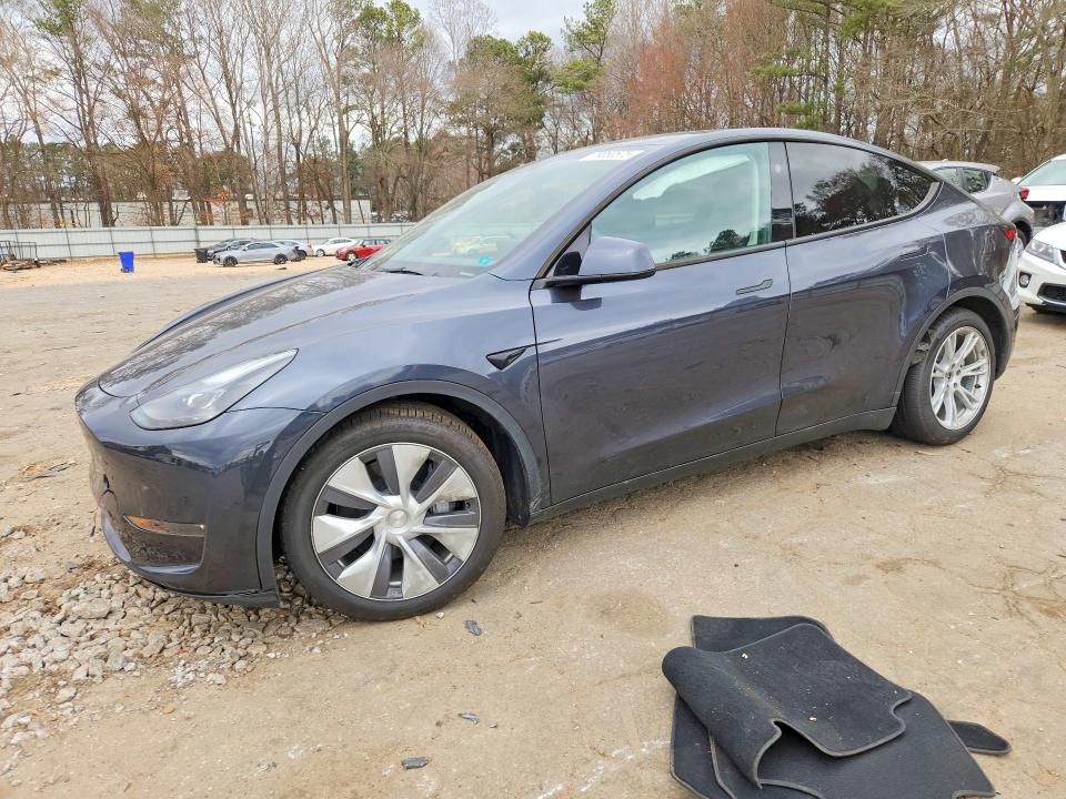 2024 TESLA MODEL Y — VIN 7SAYGDEE0RA283024