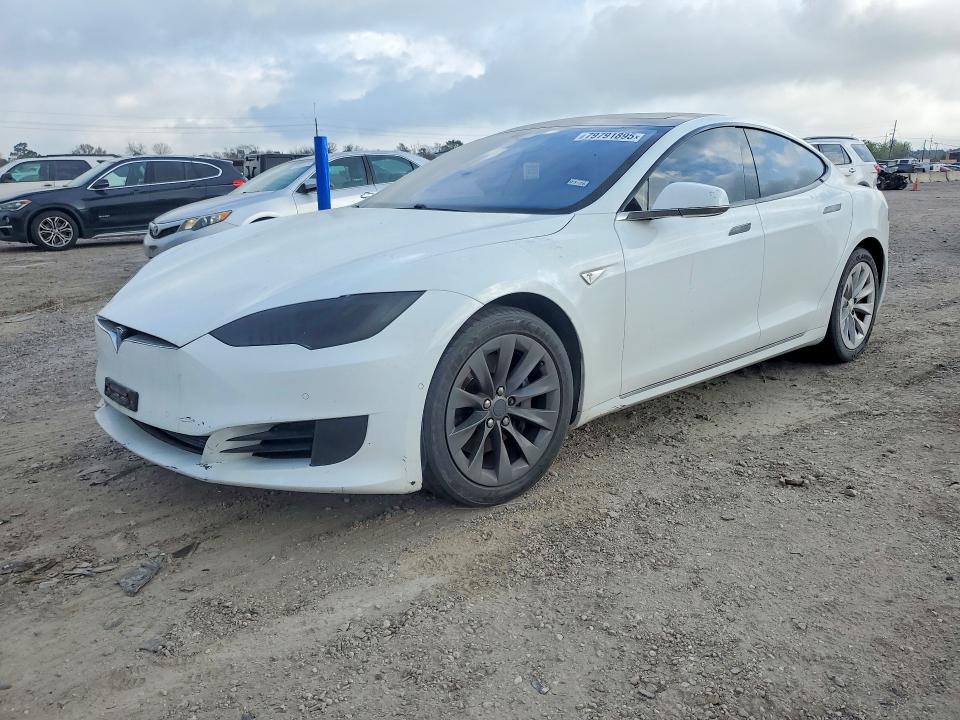 2016 TESLA MODEL S — VIN 5YJSA1E16GF157492