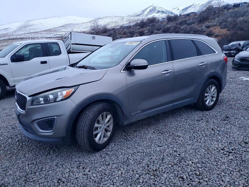 2016 KIA SORENTO LX — VIN 5XYPGDA59GG131105