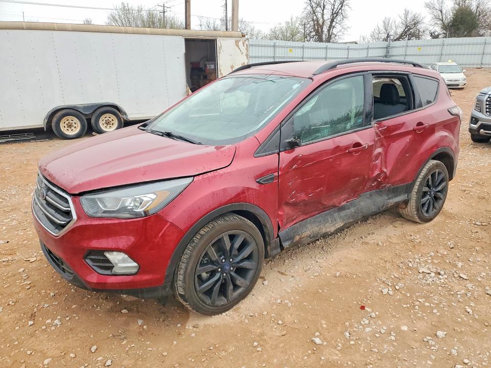 2017 FORD ESCAPE — VIN 1FMCU0JDXHUD28190
