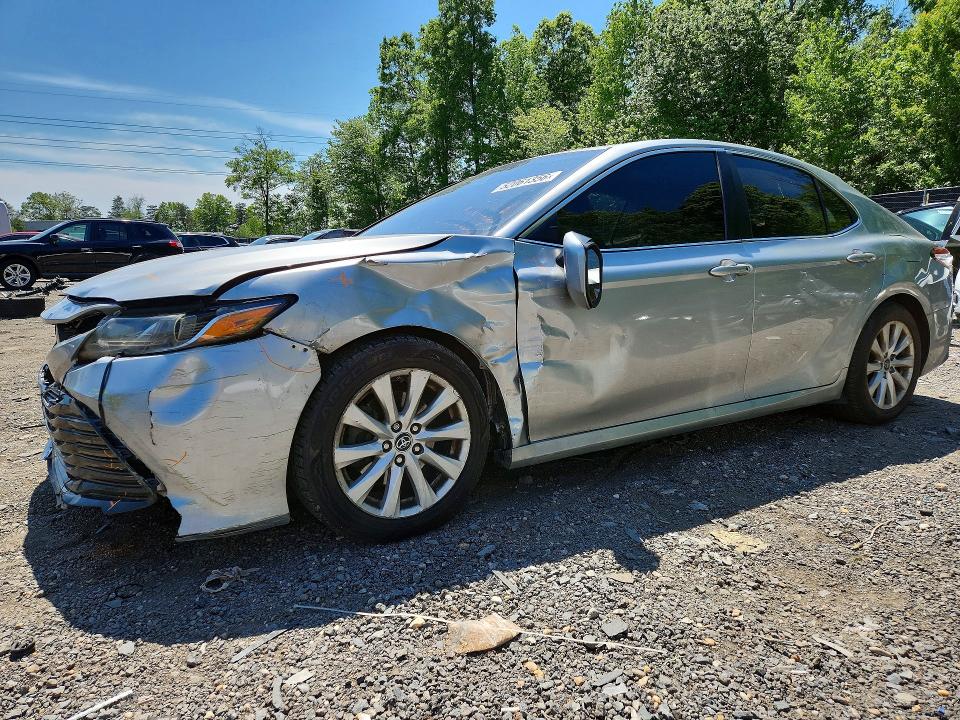 2018 TOYOTA CAMRY — VIN 4T1B11HK6JU593094
