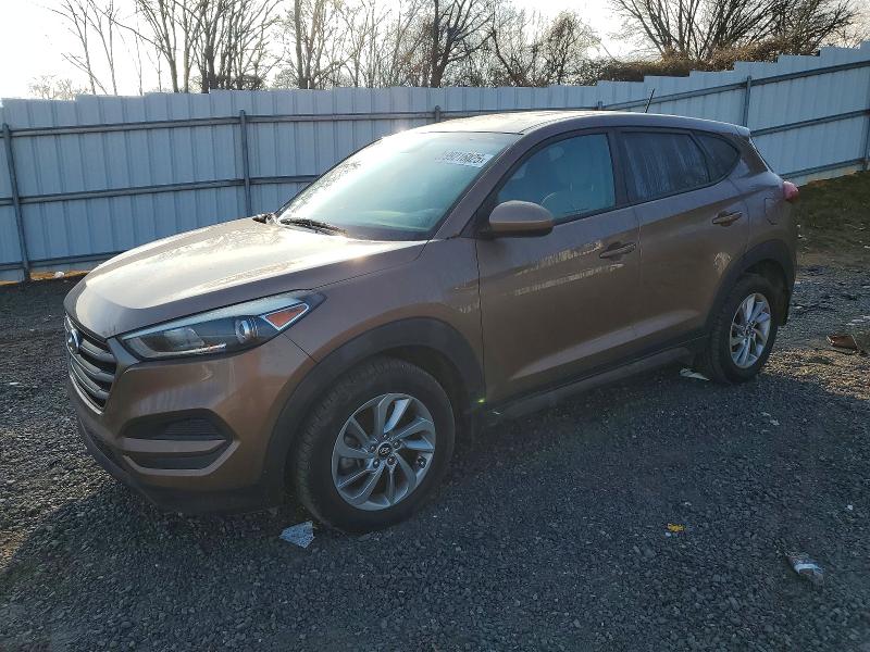 2016 HYUNDAI TUCSON SE — VIN KM8J23A40GU182296