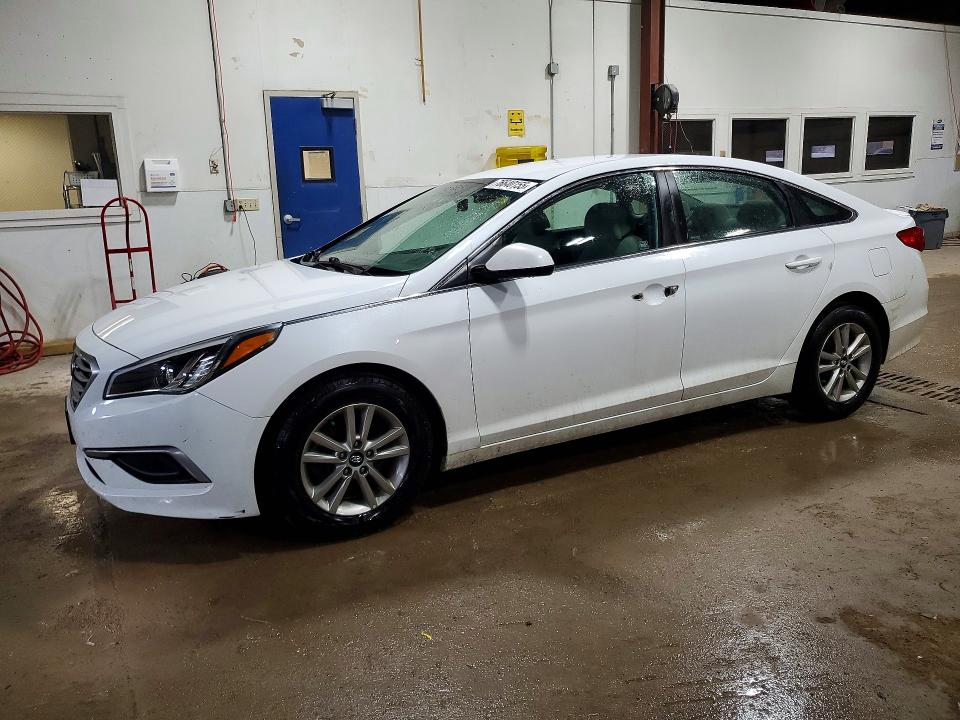 2017 HYUNDAI SONATA SE — VIN 5NPE24AFXHH576106