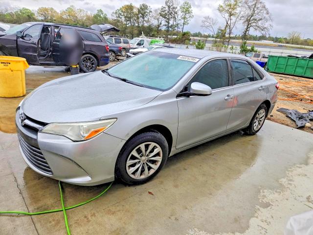 2016 TOYOTA CAMRY — VIN 4T4BF1FK9GR556902