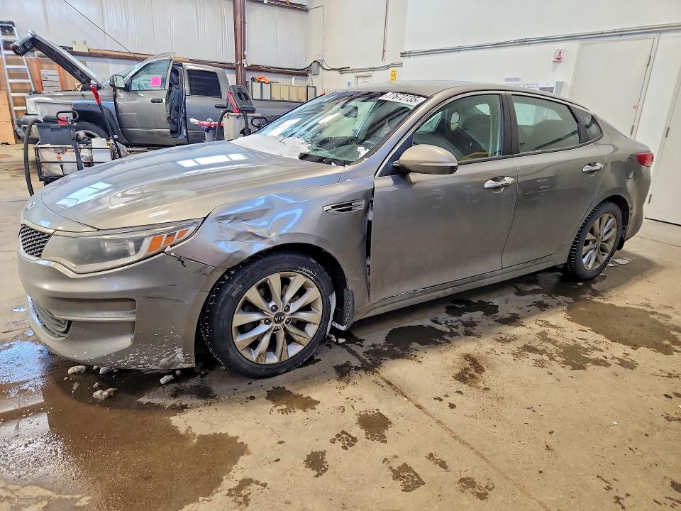 2018 KIA OPTIMA — VIN 5XXGT4L32JG180875