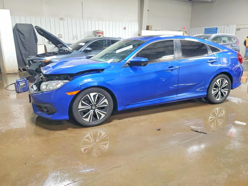 2018 HONDA CIVIC — VIN JHMFC1F32JX040158