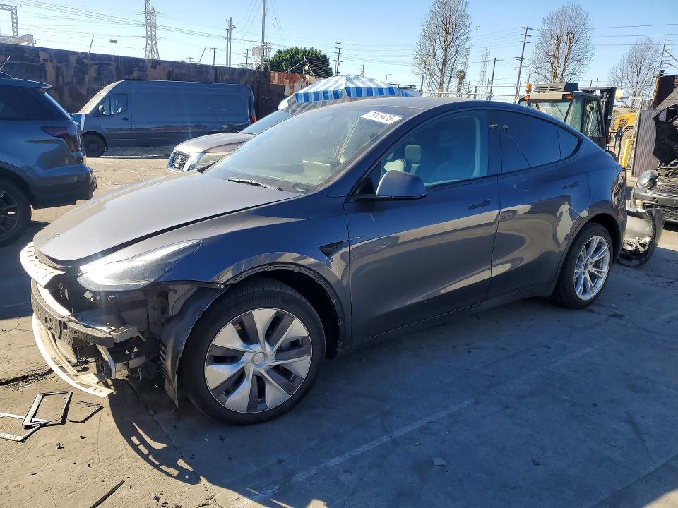 2023 TESLA MODEL Y — VIN 7SAYGAEE4PF959313
