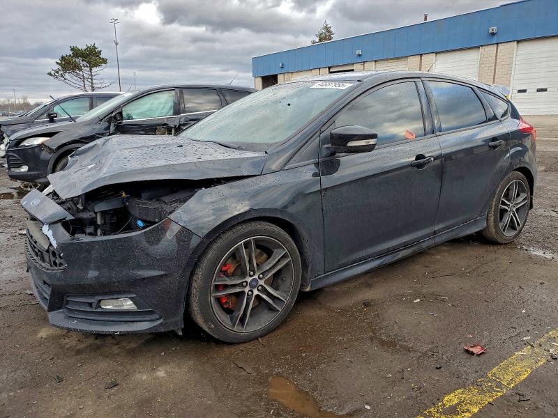 2015 FORD FOCUS — VIN 1FADP3L94FL274405