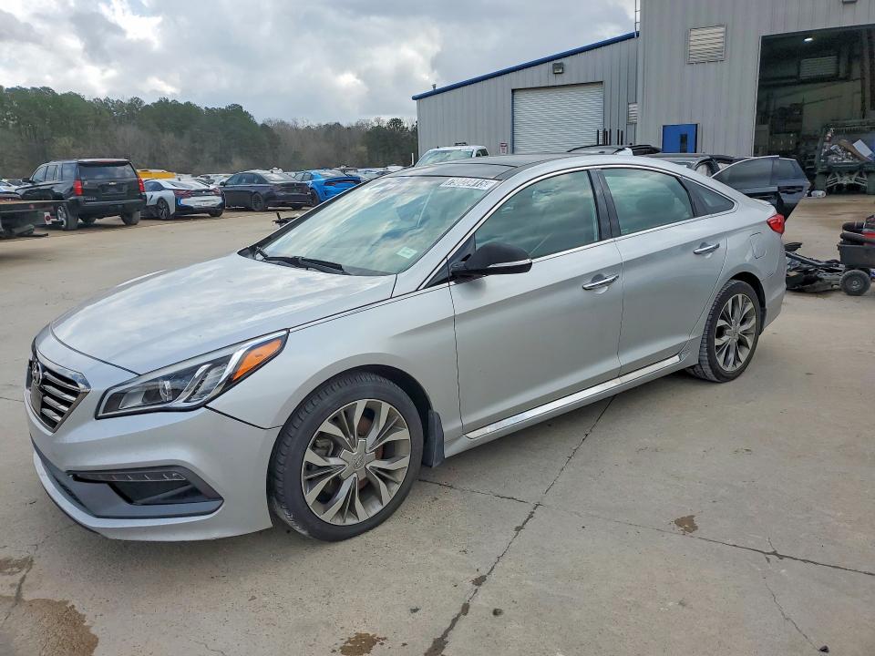 2015 HYUNDAI SONATA — VIN 5NPE34AB5FH151285