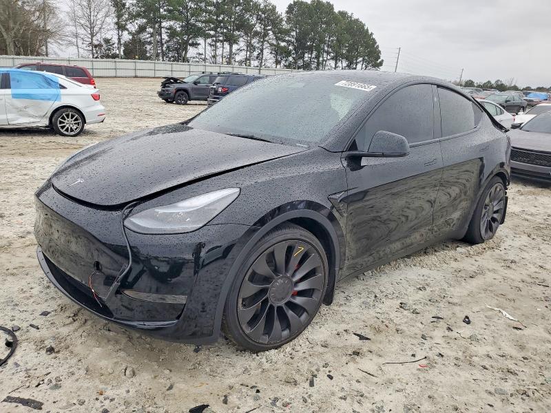 2024 TESLA MODEL Y — VIN 7SAYGDEF1RA323961