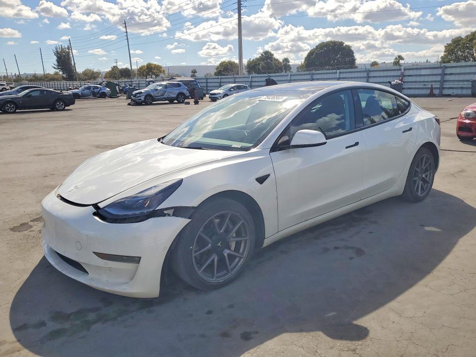 2022 TESLA MODEL 3 — VIN 5YJ3E1EB4NF105129