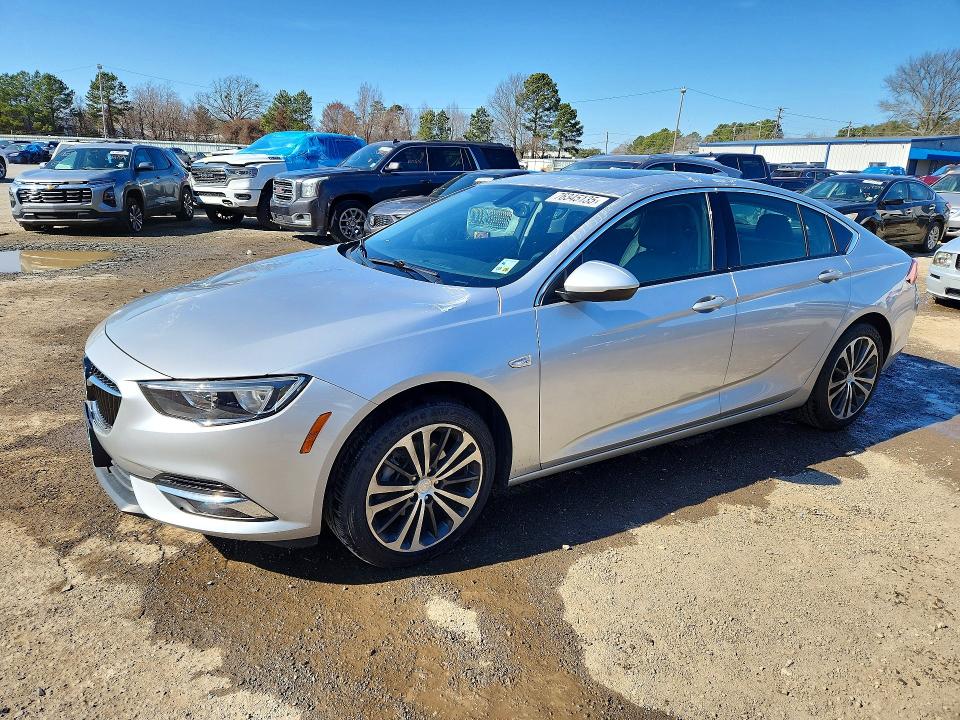 2018 BUICK REGAL — VIN W04GP6SX2J1129676