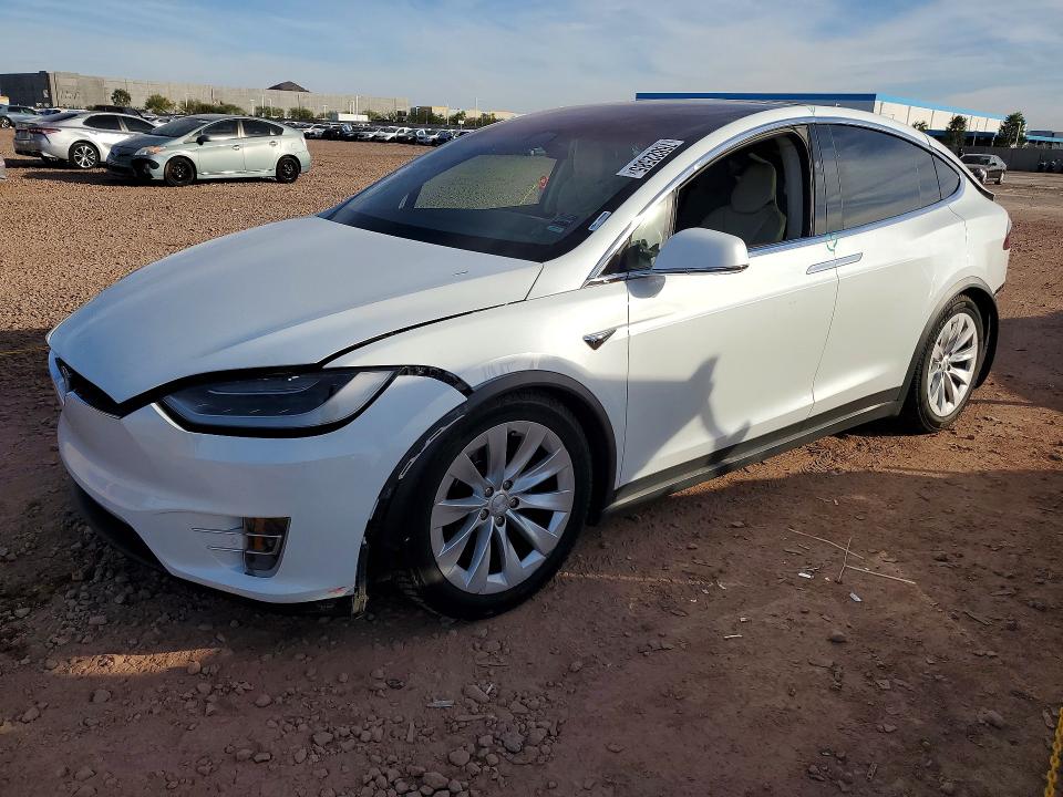2018 TESLA MODEL X — VIN 5YJXCAE27JF115638