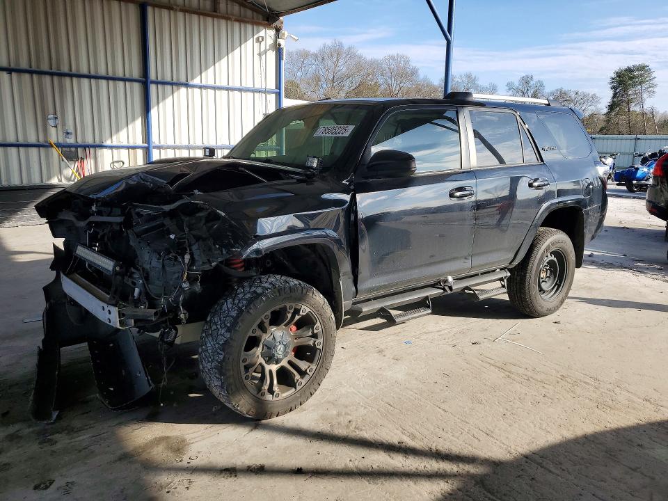 2018 TOYOTA 4R SR5/PRM — VIN JTEBU5JR5J5549197