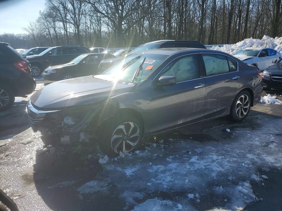 2016 HONDA ACCORD — VIN 1HGCR3F80GA009272
