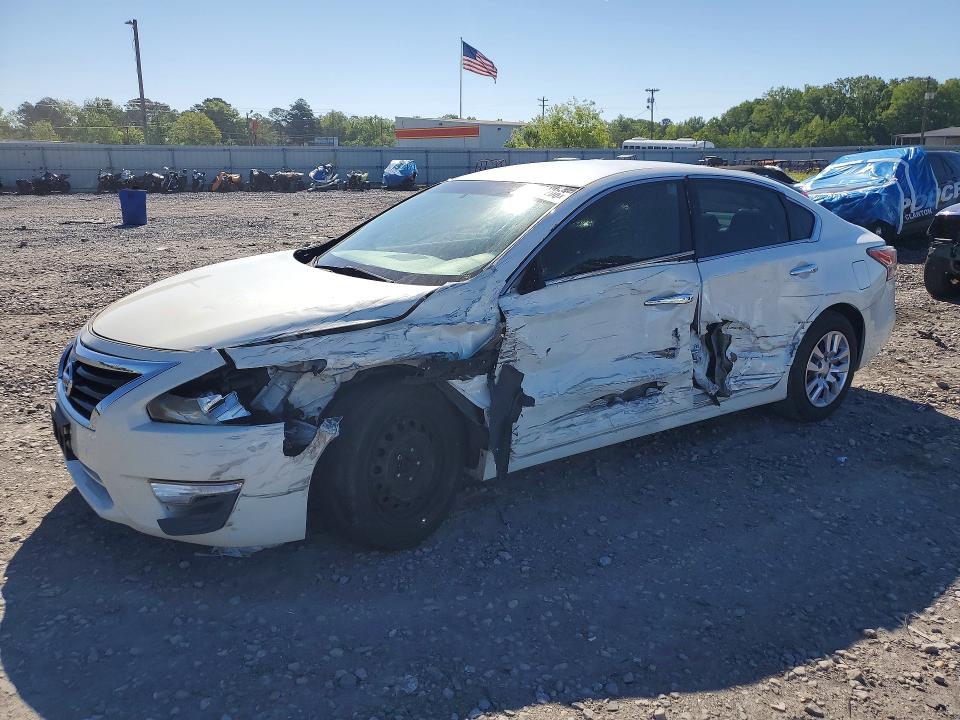 2015 NISSAN ALTIMA — VIN 1N4AL3AP9FC243828