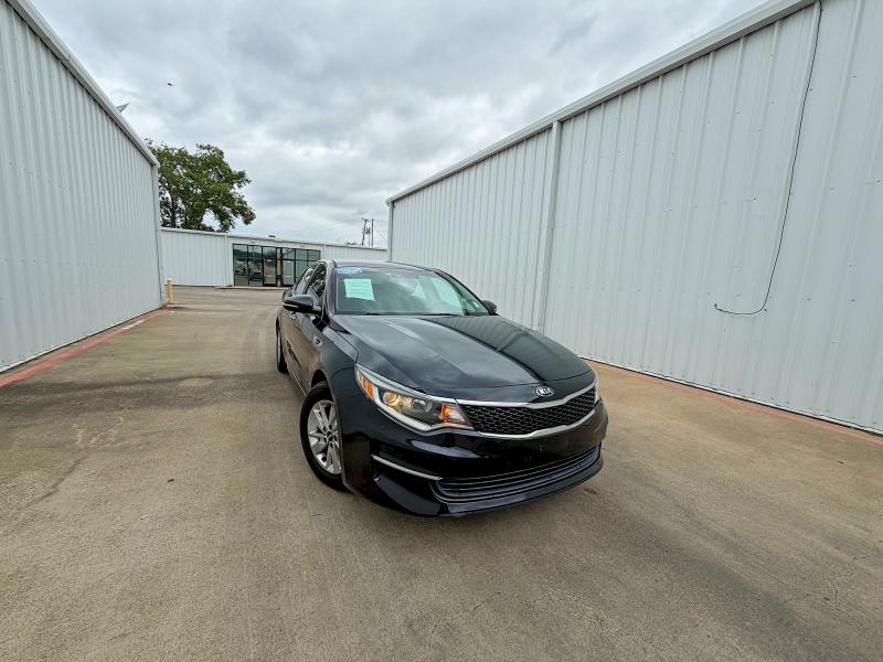 2017 KIA OPTIMA — VIN 5XXGT4L39HG155868