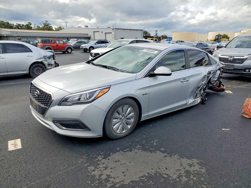 2016 HYUNDAI SONATA — VIN KMHE24L16GA013749