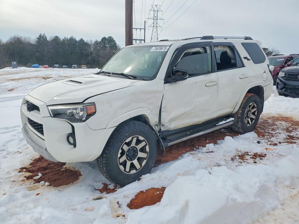2018 TOYOTA 4RUNNER — VIN JTEBU5JR9J5488579